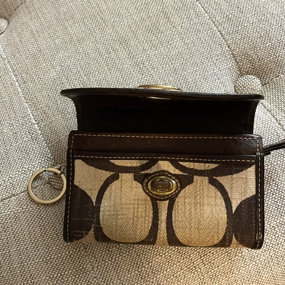 Authentic Coach Signature Wallet Khaki Brown Turnlock Zip Coin Key Chain - Picture 2 of 6